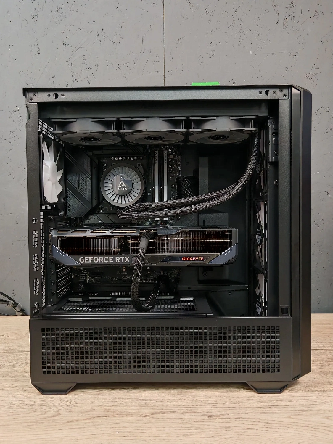 Игровой компьютер 989718 (Ryzen 7 9800X3D 4,7 ГГц/AMD B850/32 ГБ DDR5 6 ГГц/1024 ГБ SSD/RTX 5080 16 ГБ/Wi-Fi/1000W/MSI MAG FORGE 320R AirFlow TG ARGB)