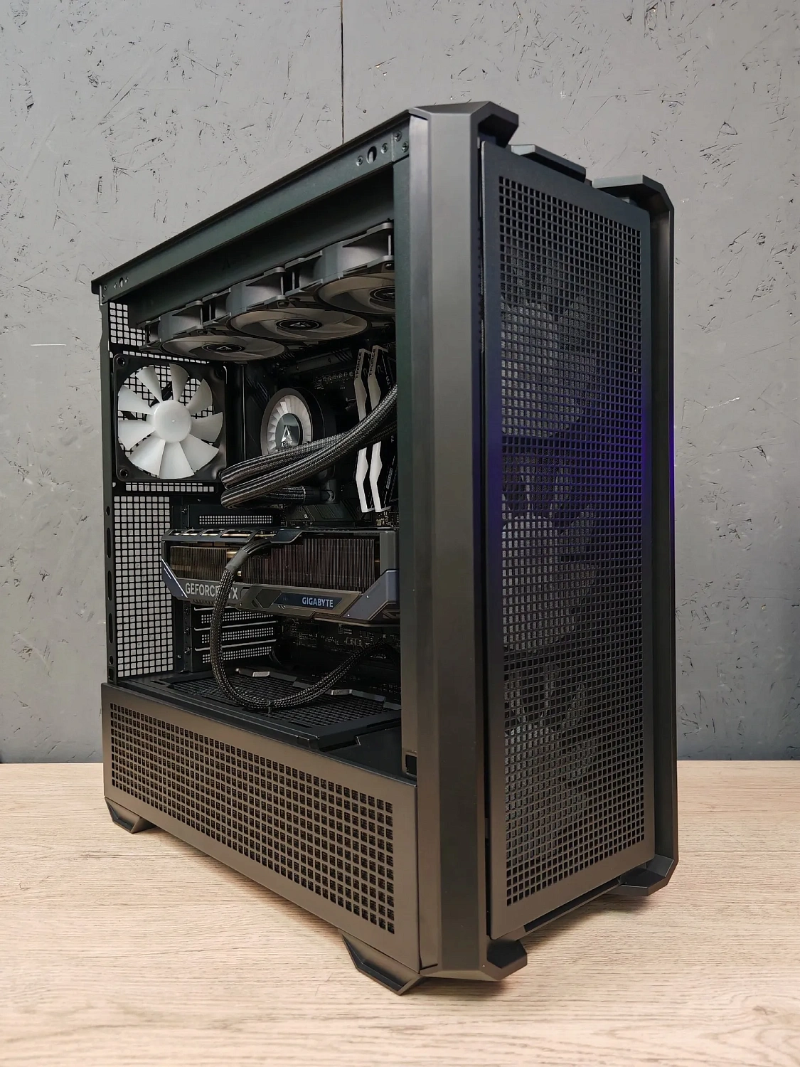 Игровой компьютер 989702 (Ryzen 9 9900X3D 4,4 ГГц/AMD B850/32 ГБ DDR5 6 ГГц/1024 ГБ SSD/RTX 5070 12 ГБ/Wi-Fi/1000W/MSI MAG FORGE 320R AirFlow TG ARGB)