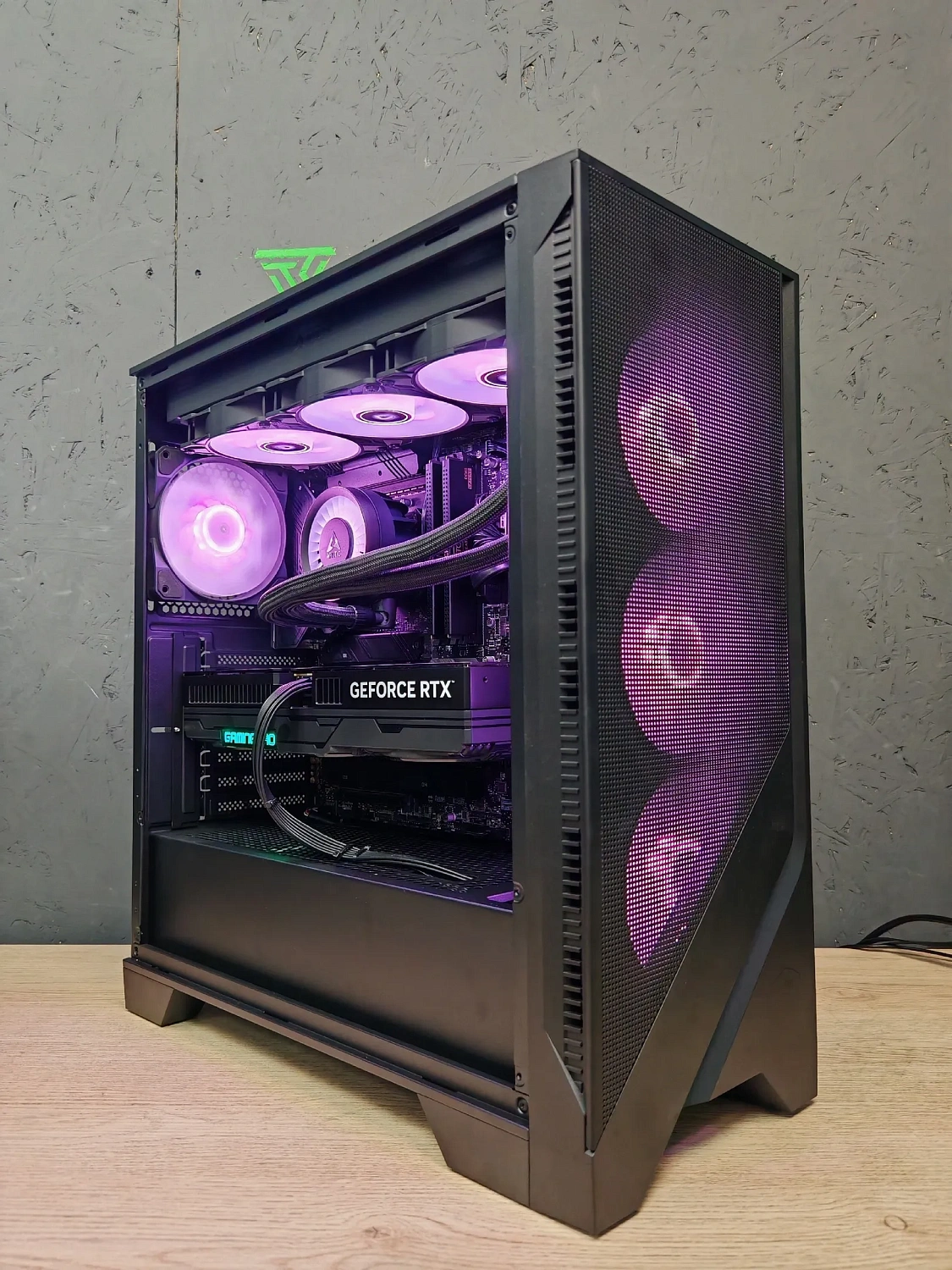 Игровой компьютер 990257 (Core Ultra 5 225F 3,3 ГГц/Intel B860/32 ГБ DDR5 6 ГГц/1024 ГБ/RTX 5070 12 ГБ/Wi-Fi/800W/MSI MAG FORGE 320R AirFlow TG ARGB)