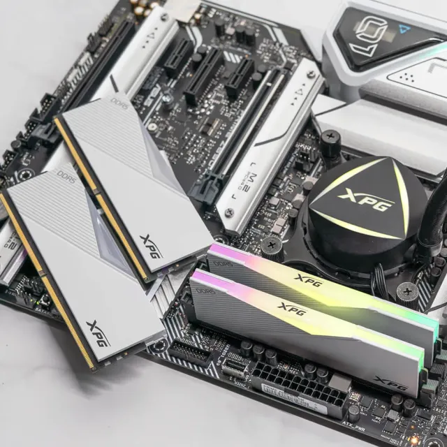 Оперативная память DDR5 64 ГБ 6000 МГц ADATA XPG LANCER RGB White (AX5U6000C3032G-DCLARWH) модулей 2 шт. купить! 