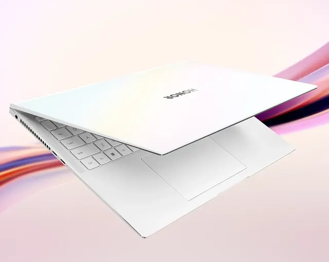 Ноутбук HONOR MagicBook Pro 16 DRA-5411 (Ultra 5 125H/16.1"/3072x1920/24Gb/2Tb SSD/Arc/Win 11 Pro) White - фото