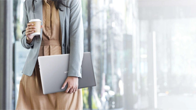 Ноутбук HONOR MagicBook X16 2025 (Core i7-13620H/16"/1920х1200/16Gb/1Tb SSD/Intel UHD Graphics/Win 11) 5301ALNC - фото