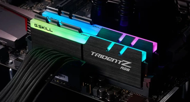 Оперативная память DDR4 32 ГБ 3600 МГц G.Skill Trident Z RGB (F4-3600C16D-32GTZRC) модулей 2 шт. купить! 